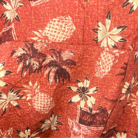 Red Hawaiian print shirt with pineapples and palm trees size Large - Picture 6 of 6